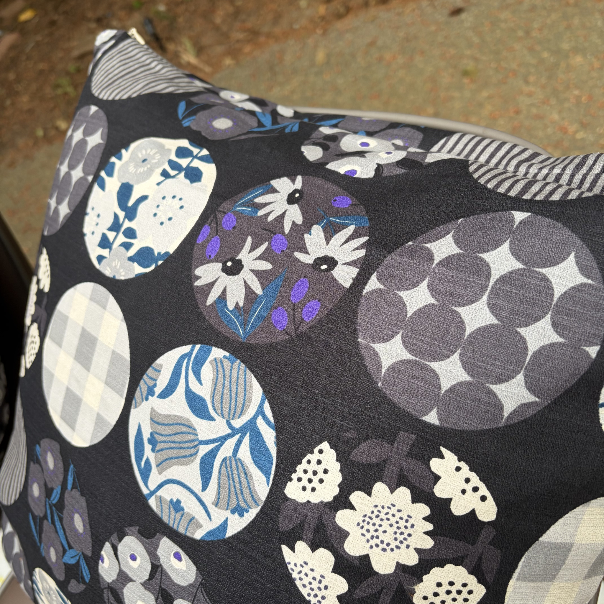 Handmade Kyoto Cotton Throw Pillow Cover : Black Round (50x50cm / 20")