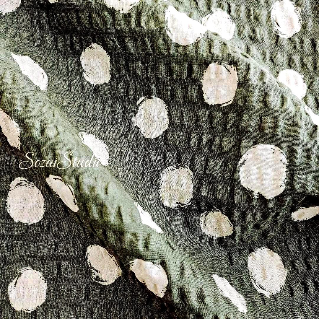 1 Yard Japanese Fabric - Dotted Ripple Cotton Seersucker - Khaki, 100% Cotton Printed