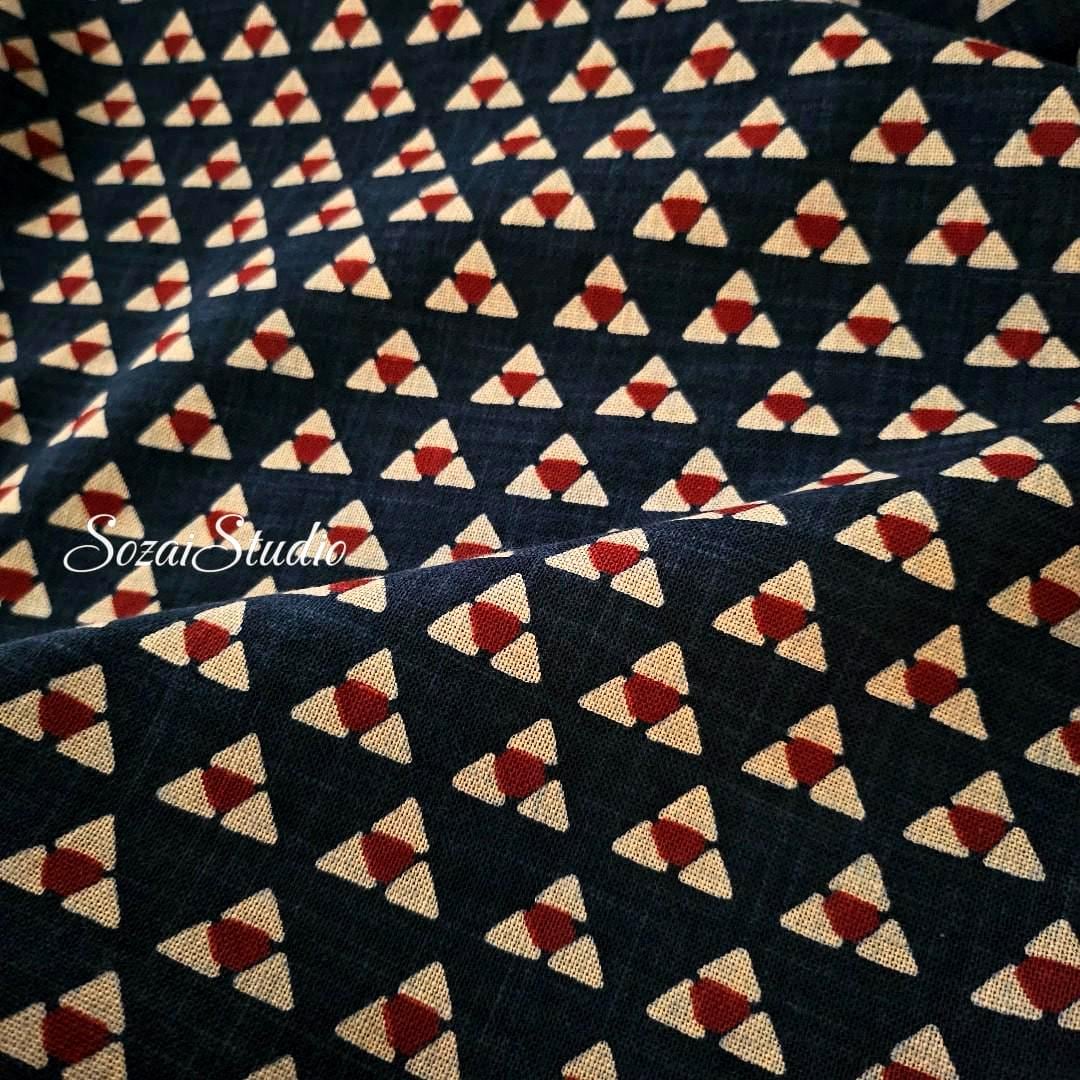 1 Yard Hand-Dyed Indigo Uroko Fabric: Japanese Cotton Slub, Traditional Scales Pattern