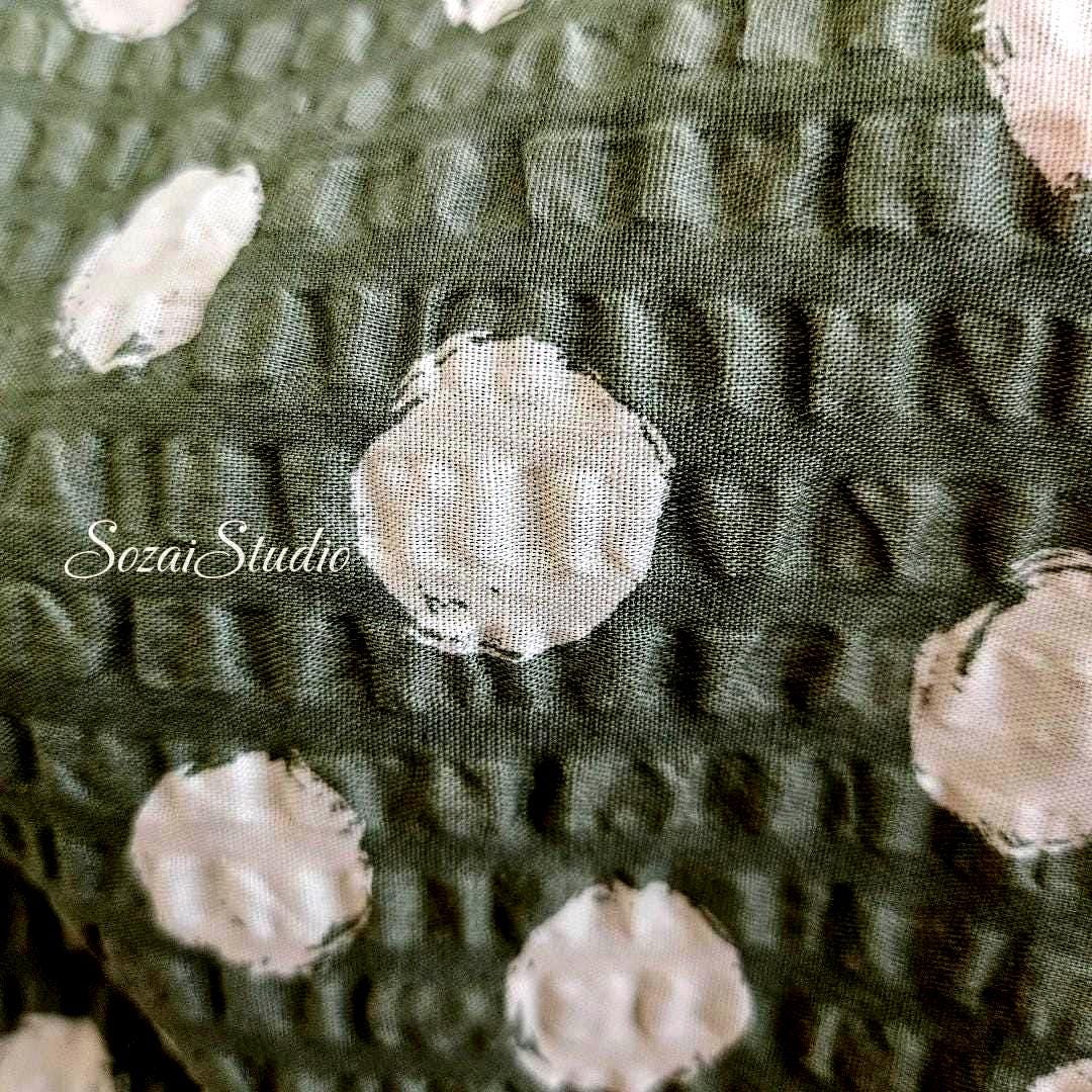 1 Yard Japanese Fabric - Dotted Ripple Cotton Seersucker - Khaki, 100% Cotton Printed