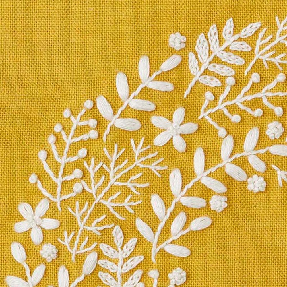 Le Cien Cosmo Embroidery Handicraft kit : A5 size Sunlit Wreath Tote Bag by Yula