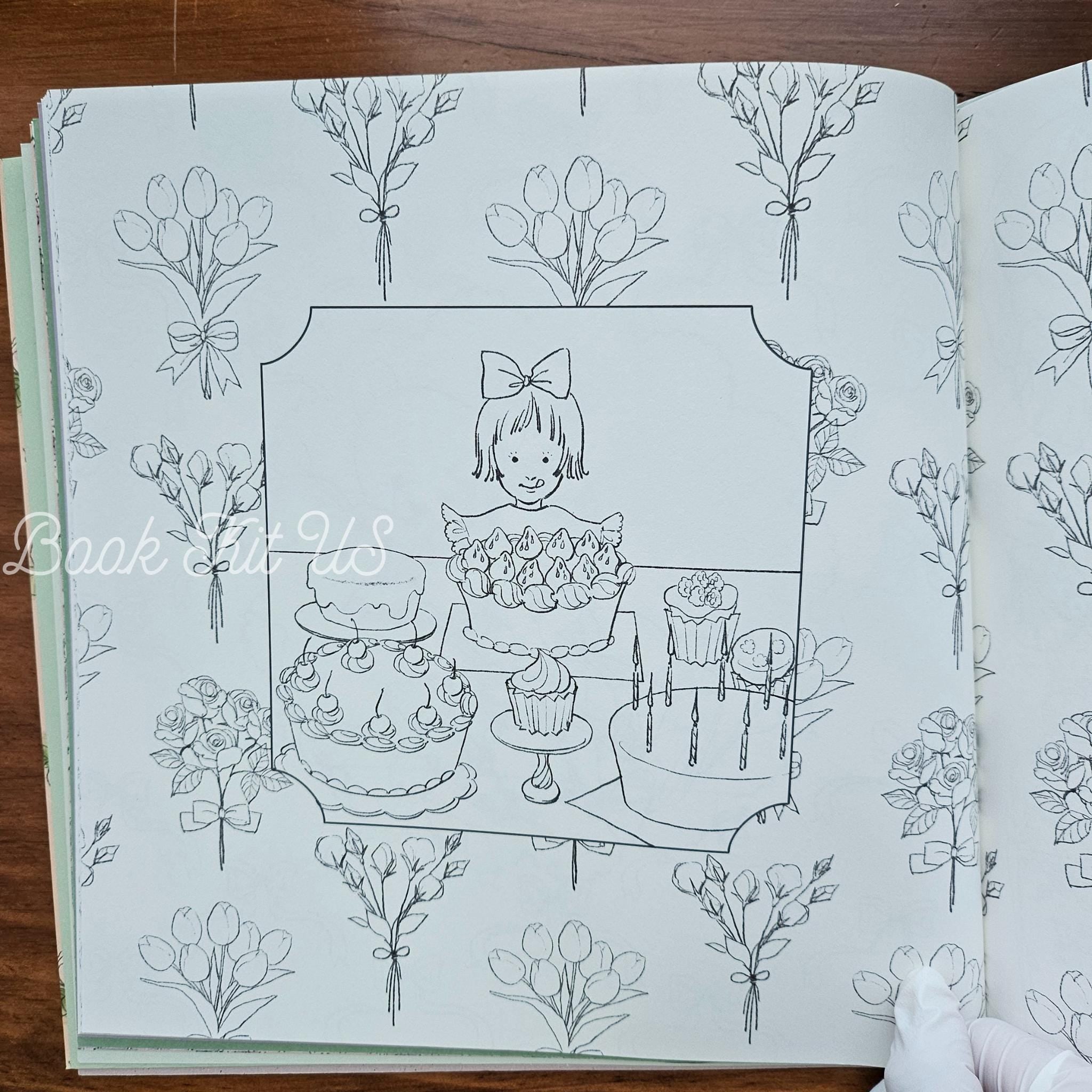 Coloring Book : Japan imported - Secret Stories, by Kurahashi Rei